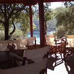 Mikros Gialos Apartments 公寓