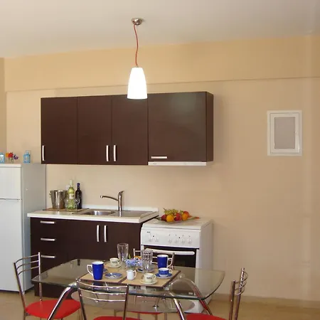 Mikros Gialos Apartments *