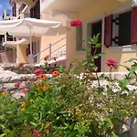Mikros Gialos Apartments * Mikros Gialos