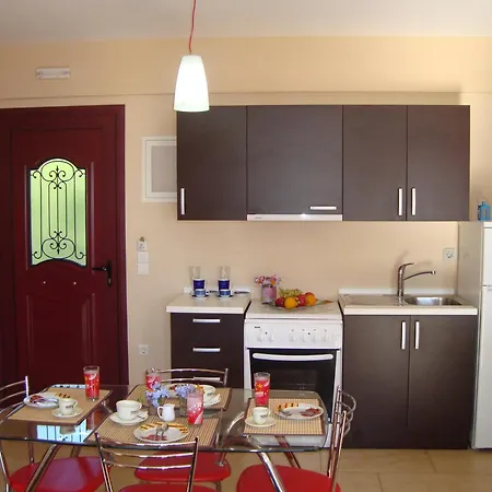 Mikros Gialos Apartments * 米克罗斯雅洛斯