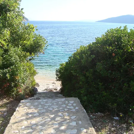 Mikros Gialos Apartments *