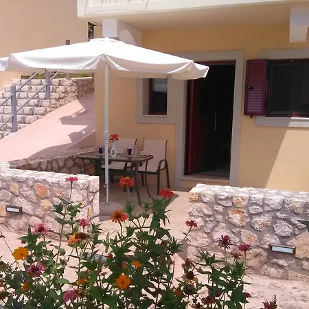 Mikros Gialos Apartments Apartment *