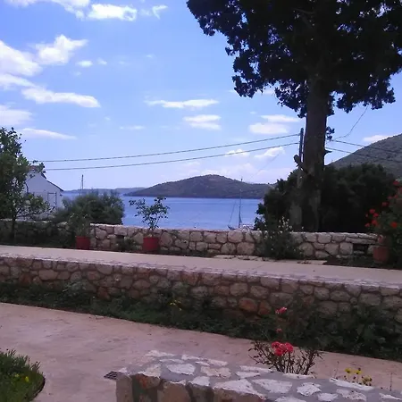 Mikros Gialos Apartments * ミクロス・ギアロス