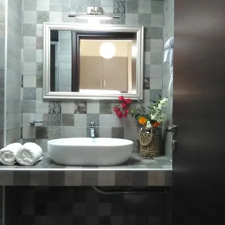 Mikros Gialos Apartments *