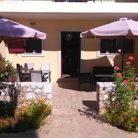 Apartment Mikros Gialos Apartments