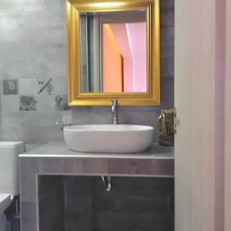 Mikros Gialos Apartments *