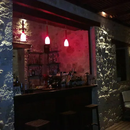Mikros Gialos Apartments * ミクロス・ギアロス