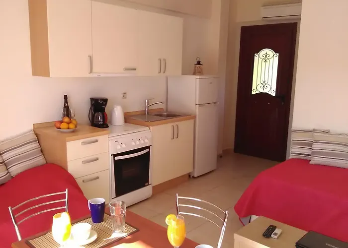 Mikros Gialos Apartments *