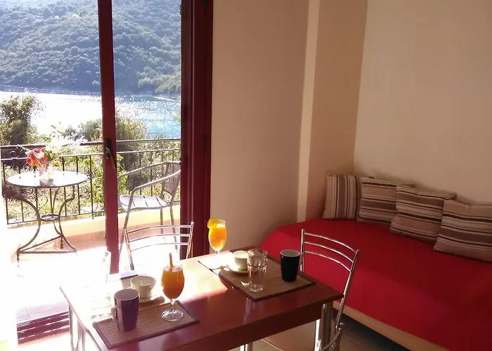 Mikros Gialos Apartments Apartman *