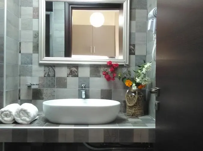 Mikros Gialos Apartments *