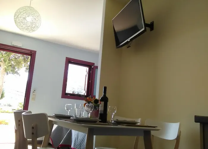 Mikros Gialos Apartments