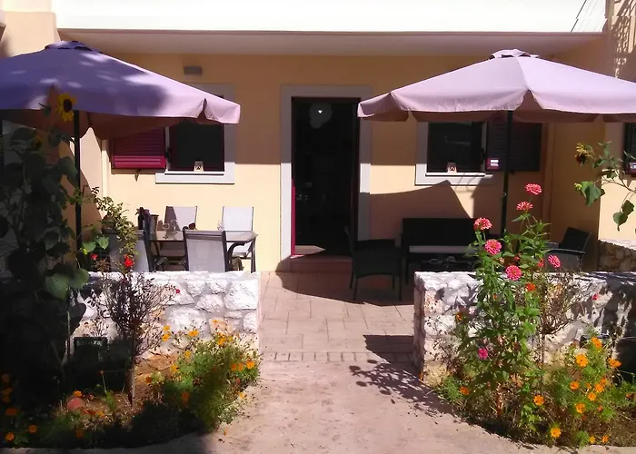 Apartman Mikros Gialos Apartments